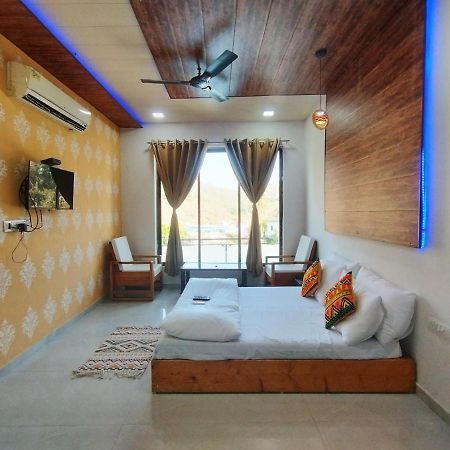 Rudraksha Inn Маунт-Абу Экстерьер фото