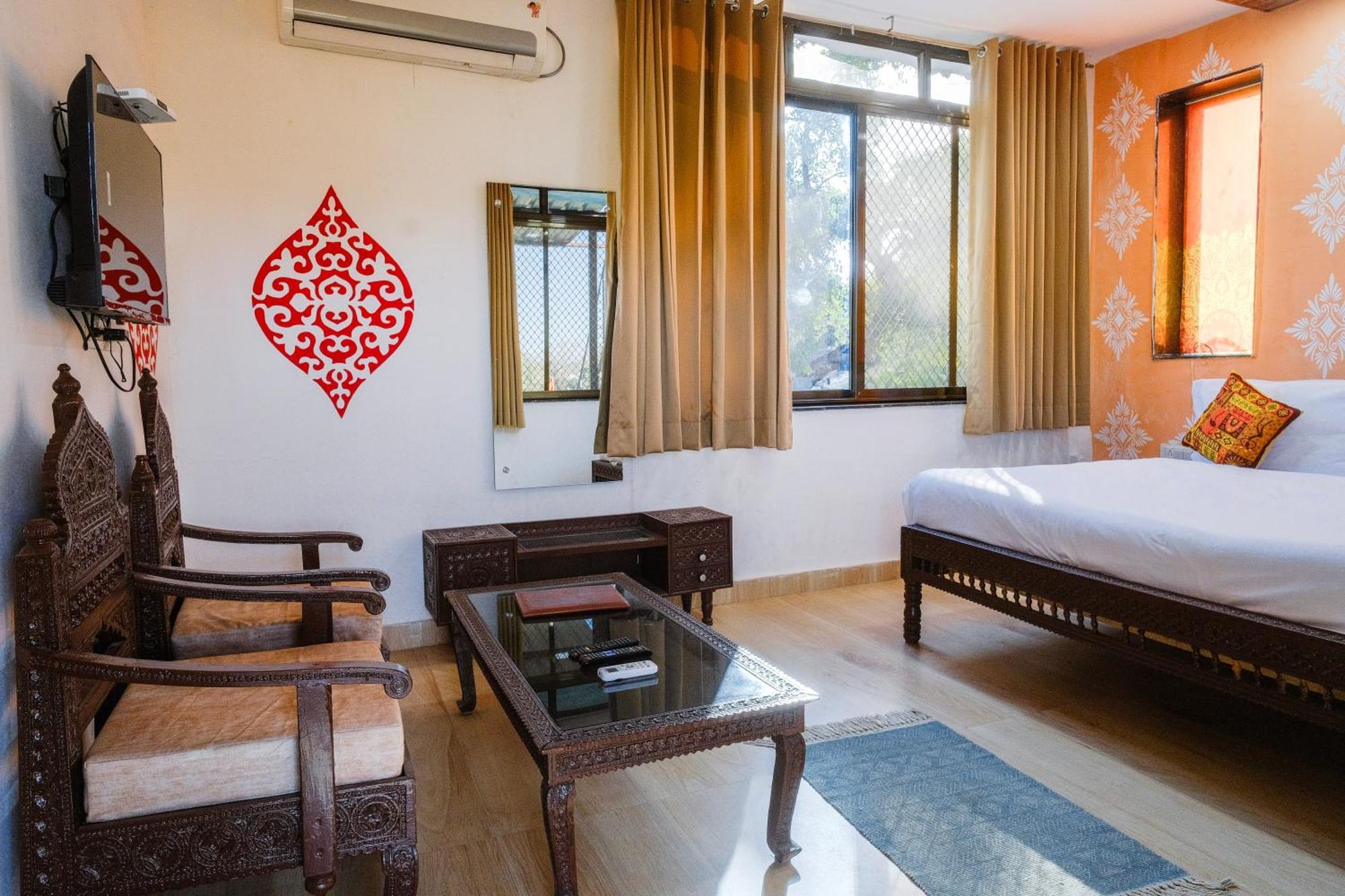 Rudraksha Inn Маунт-Абу Экстерьер фото
