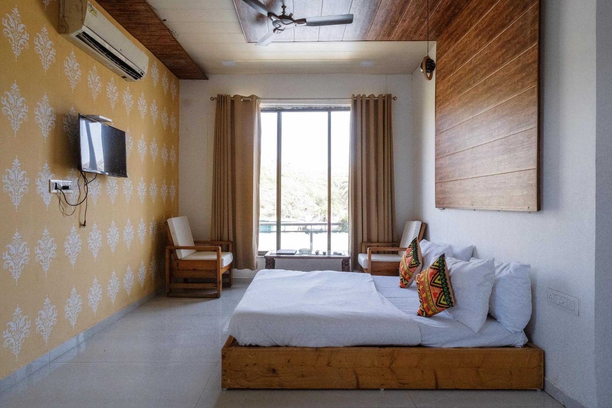 Rudraksha Inn Маунт-Абу Экстерьер фото