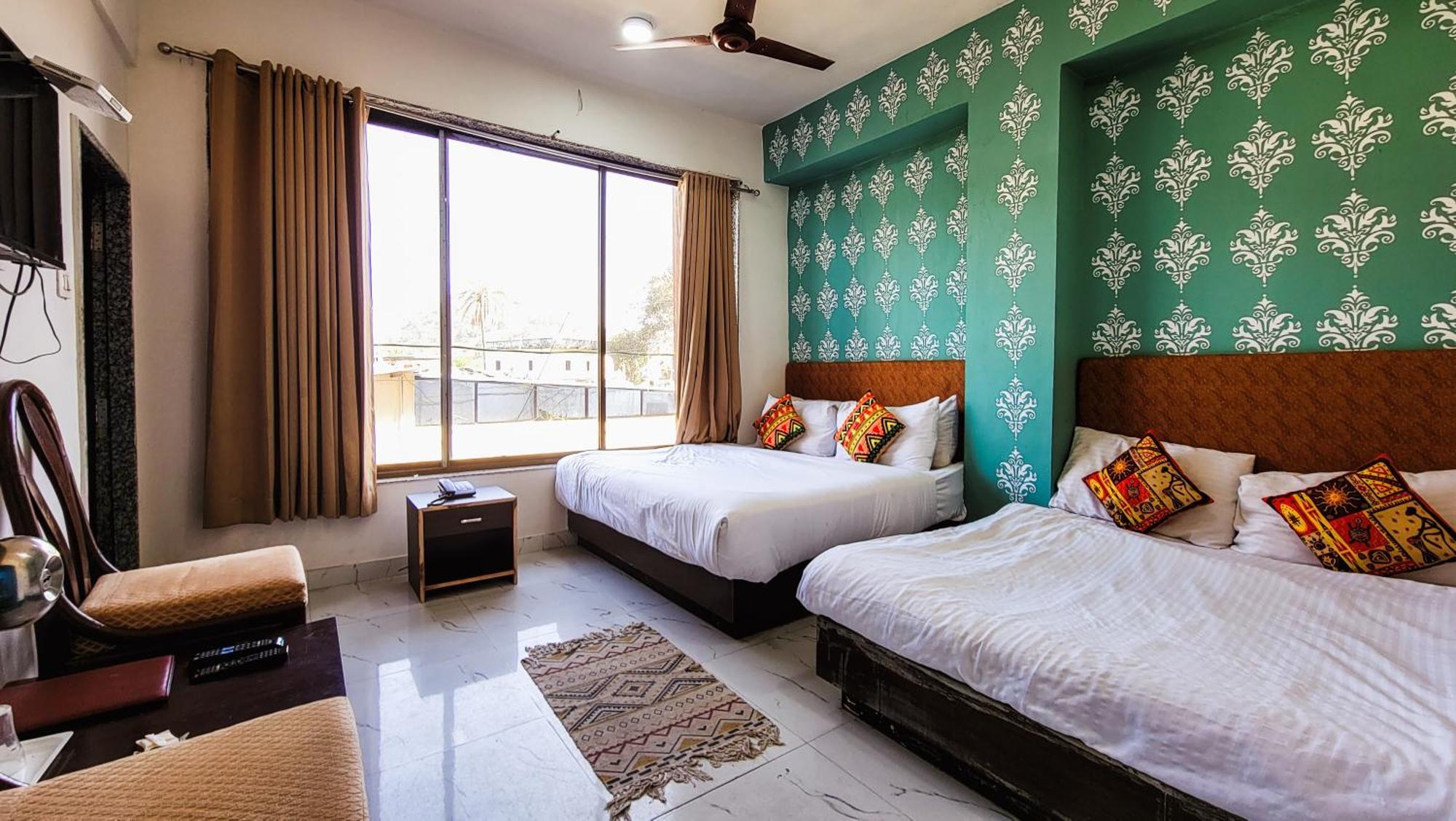 Rudraksha Inn Маунт-Абу Экстерьер фото