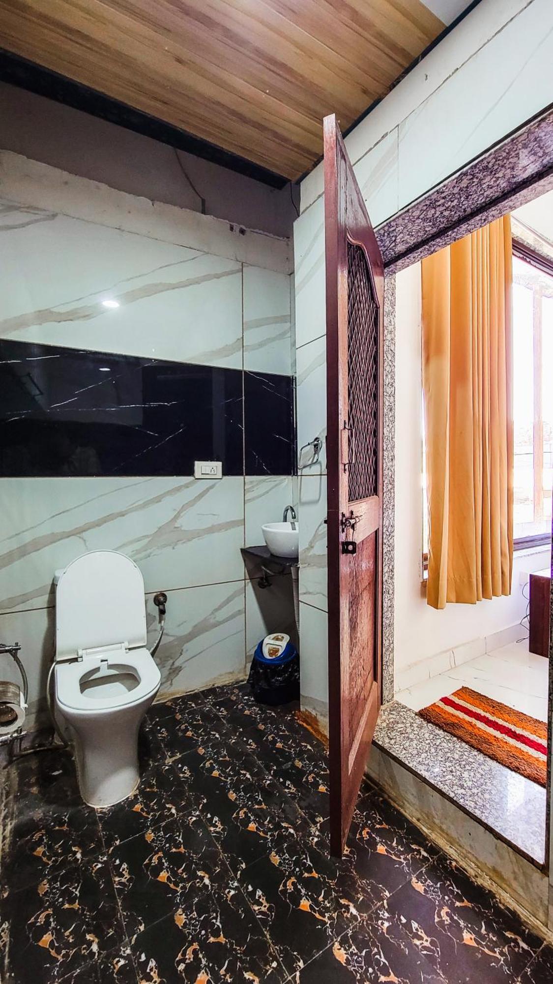 Rudraksha Inn Маунт-Абу Экстерьер фото