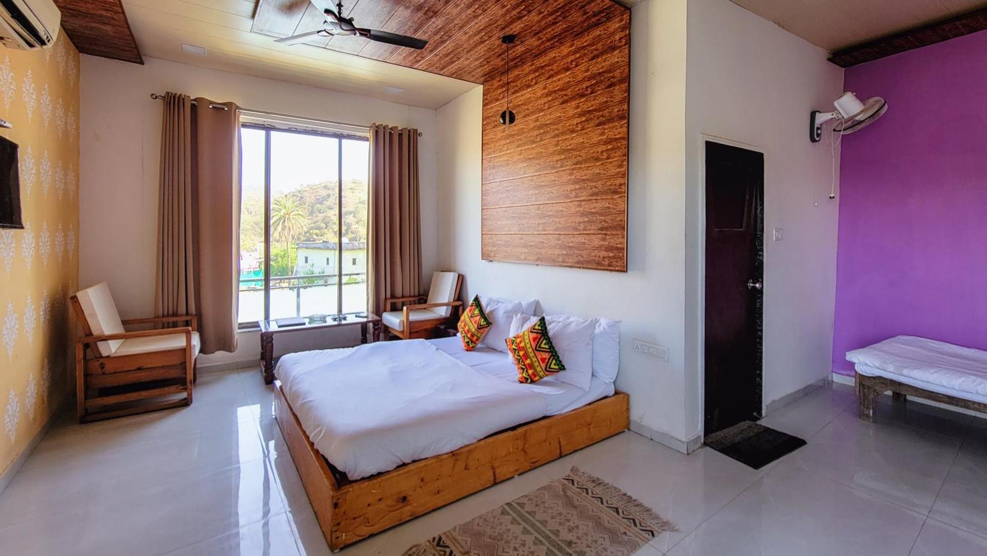 Rudraksha Inn Маунт-Абу Экстерьер фото