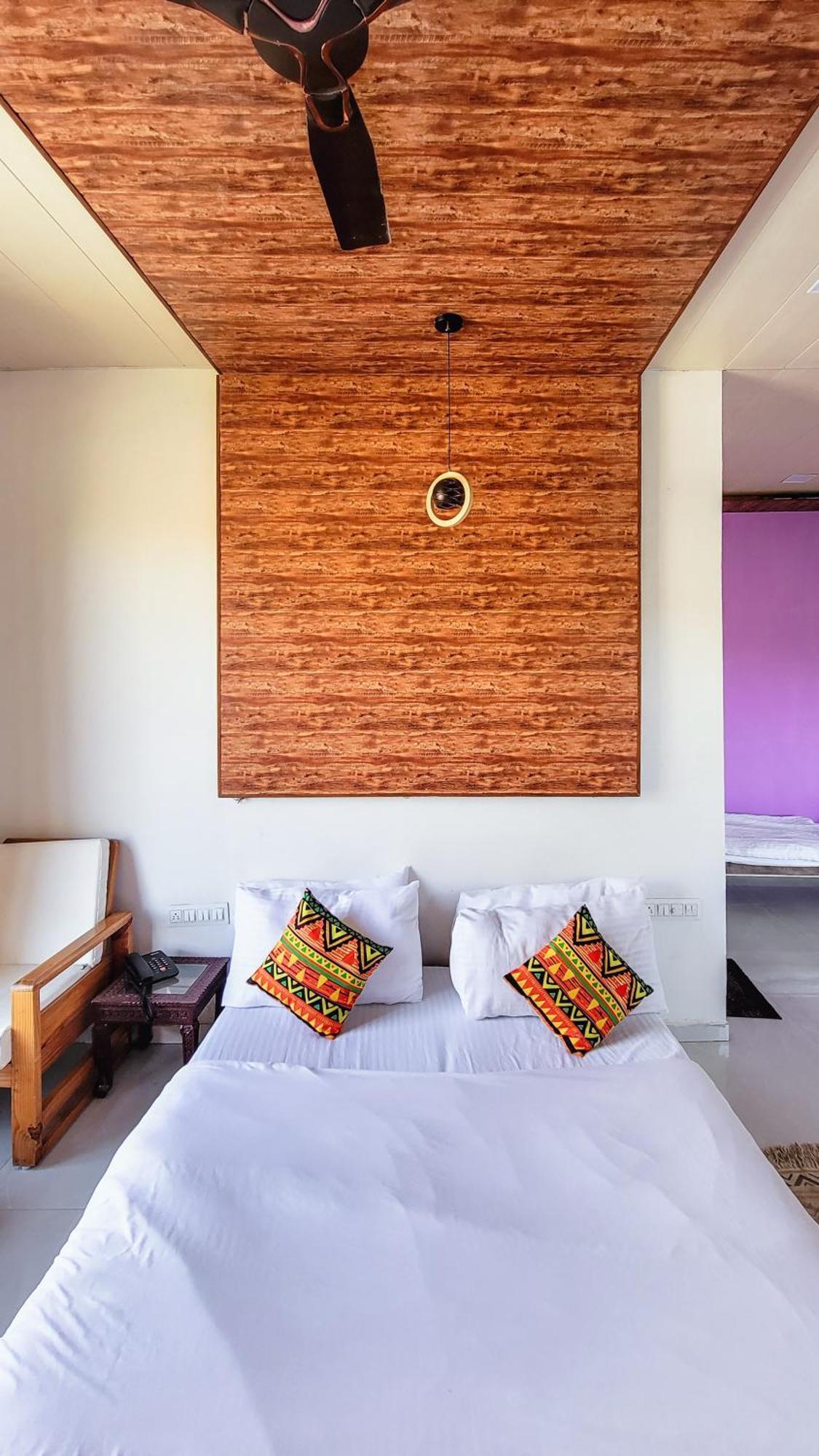 Rudraksha Inn Маунт-Абу Экстерьер фото