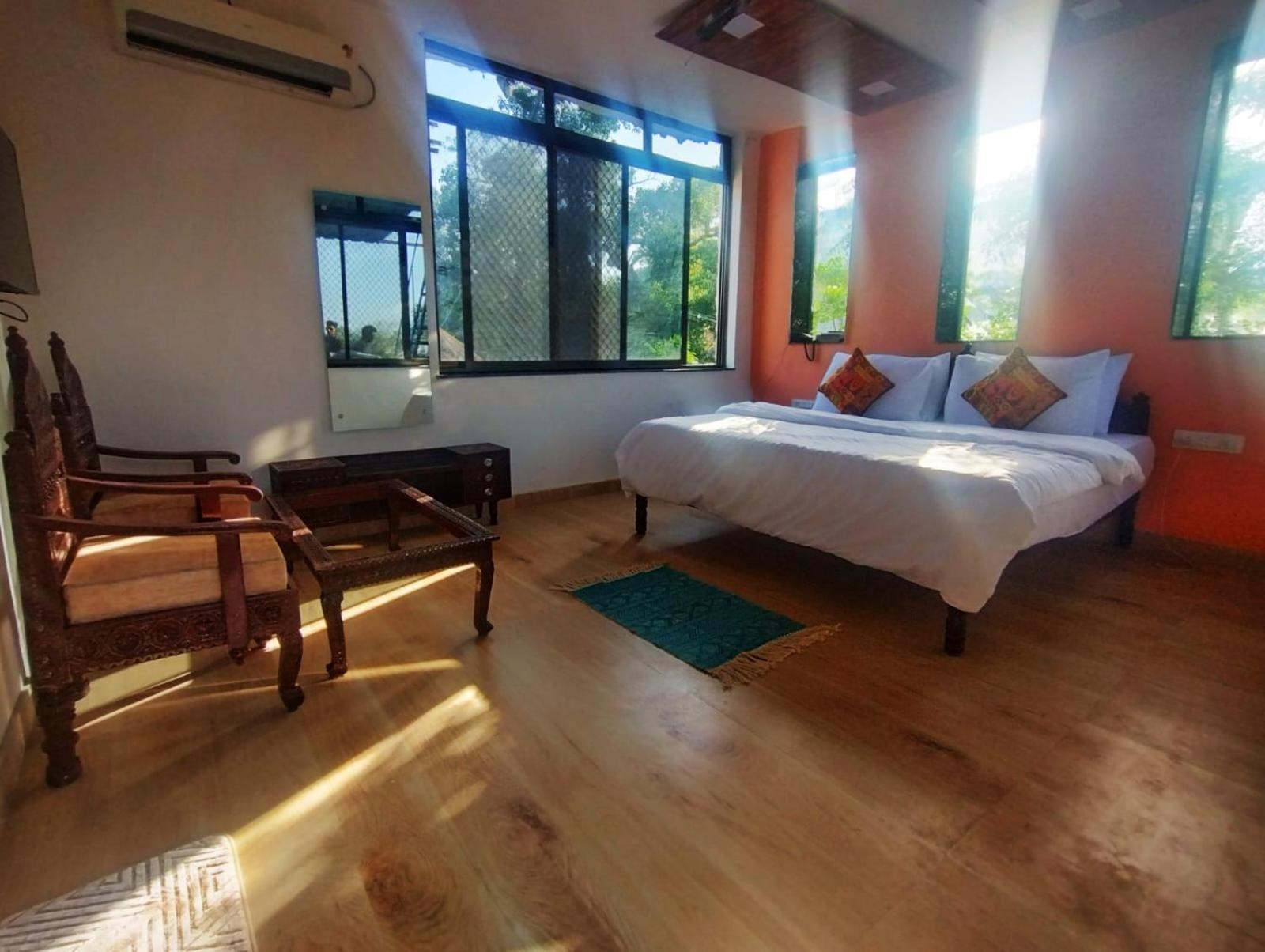 Rudraksha Inn Маунт-Абу Экстерьер фото