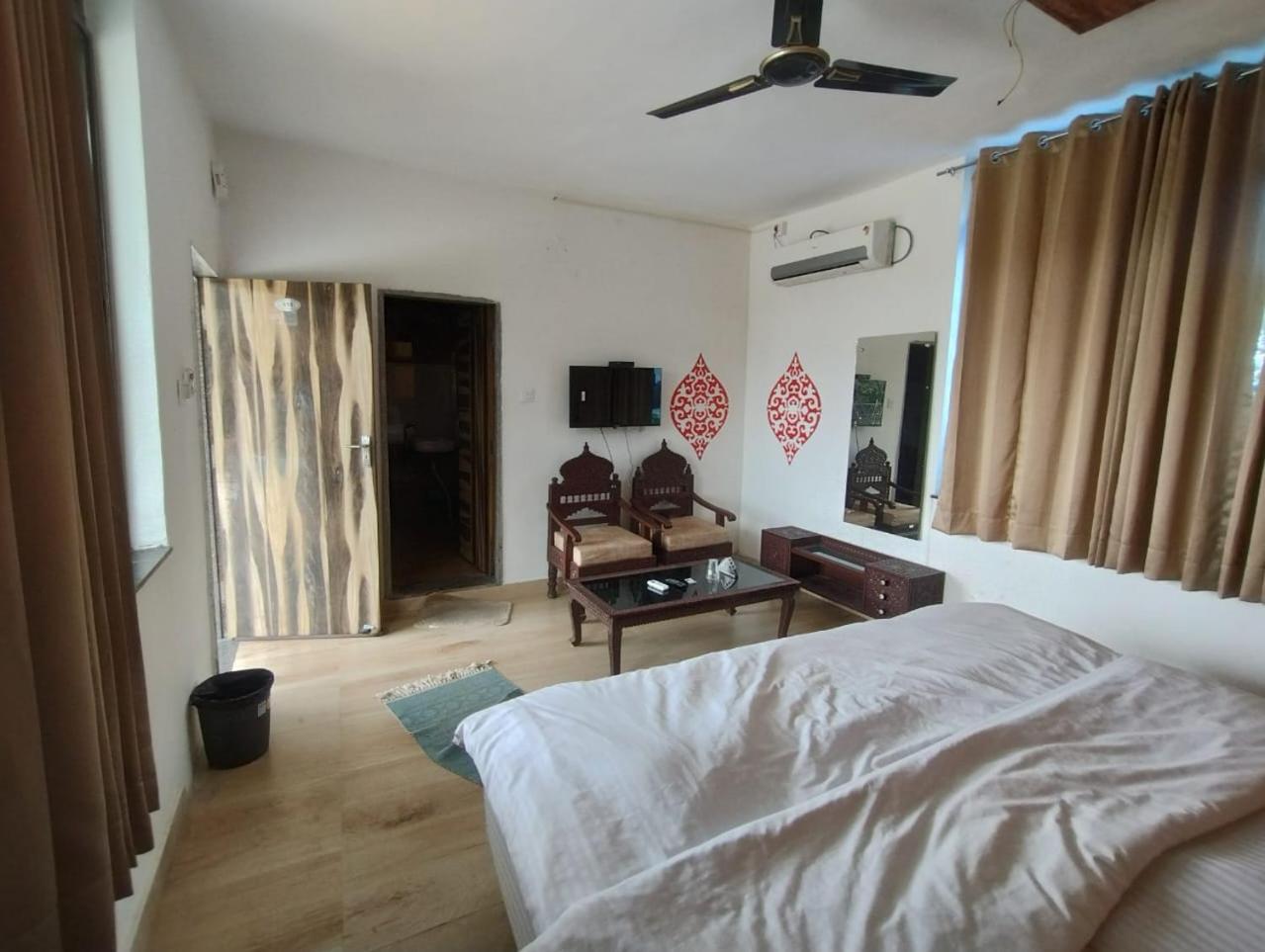 Rudraksha Inn Маунт-Абу Экстерьер фото